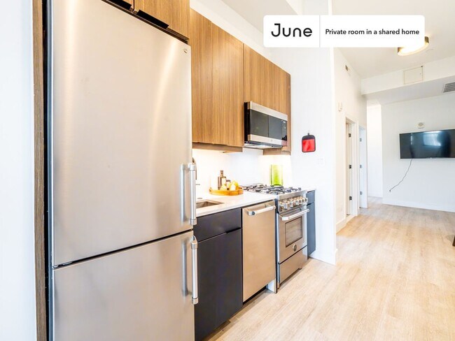 Room in Shared 4 bed/2 bath home in Dupont Circle