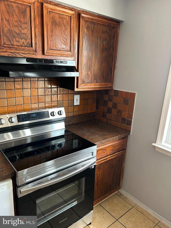 Photo - 28 Deedre Ln