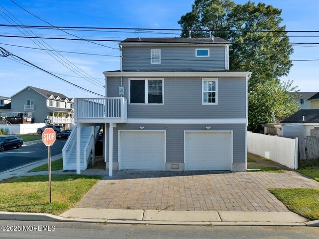 Building Photo - 401 Spruce St