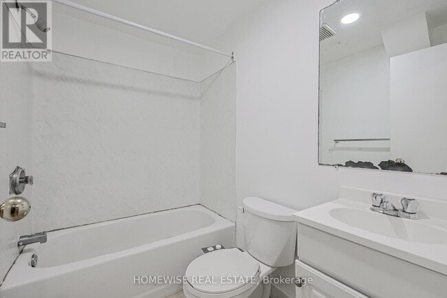 Photo - 33 Maitland St Unit 106