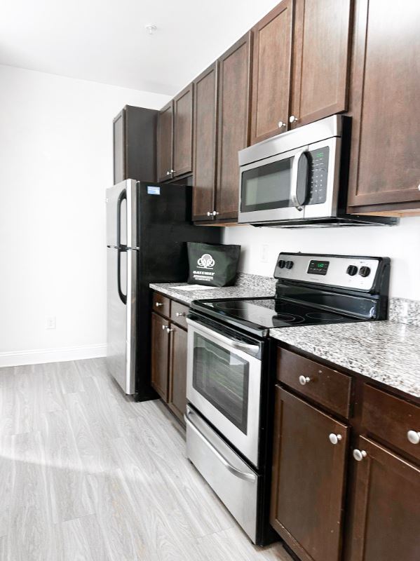 1167 sq ft Kitchen