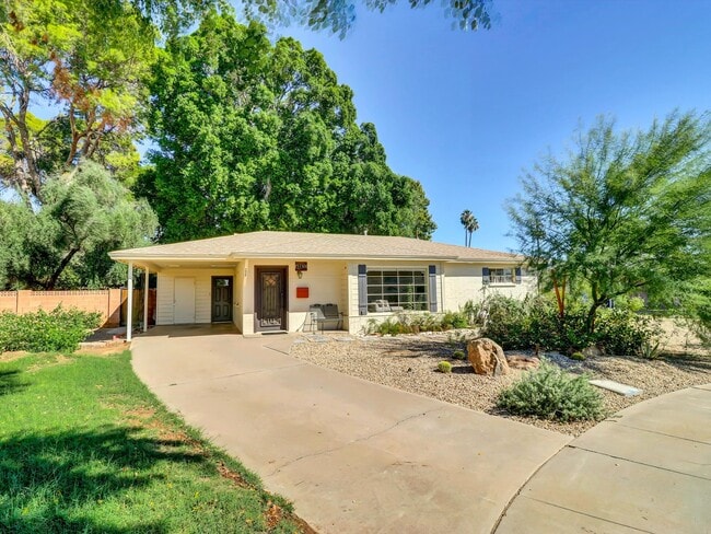 Building Photo - 1022 E Keim Dr