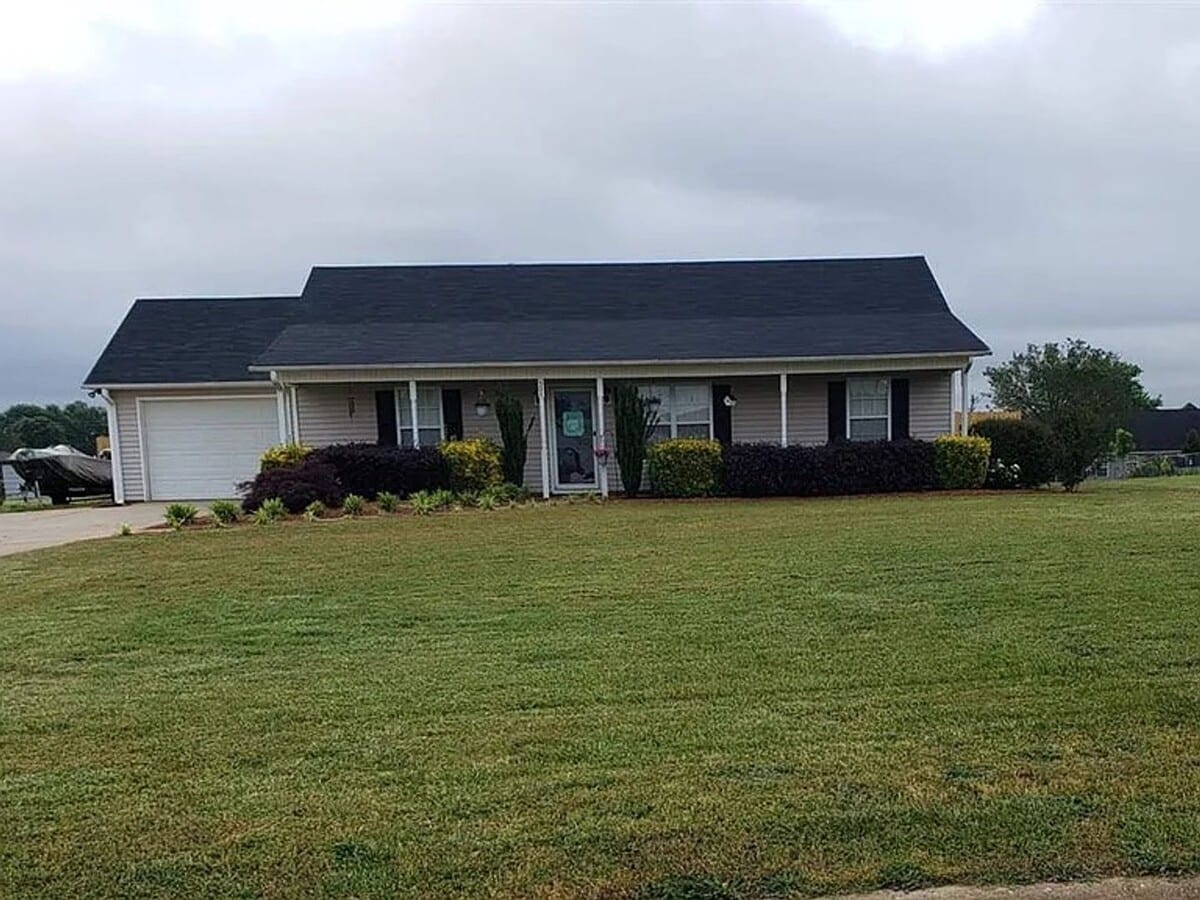 Photo - 504 White Rose Ln