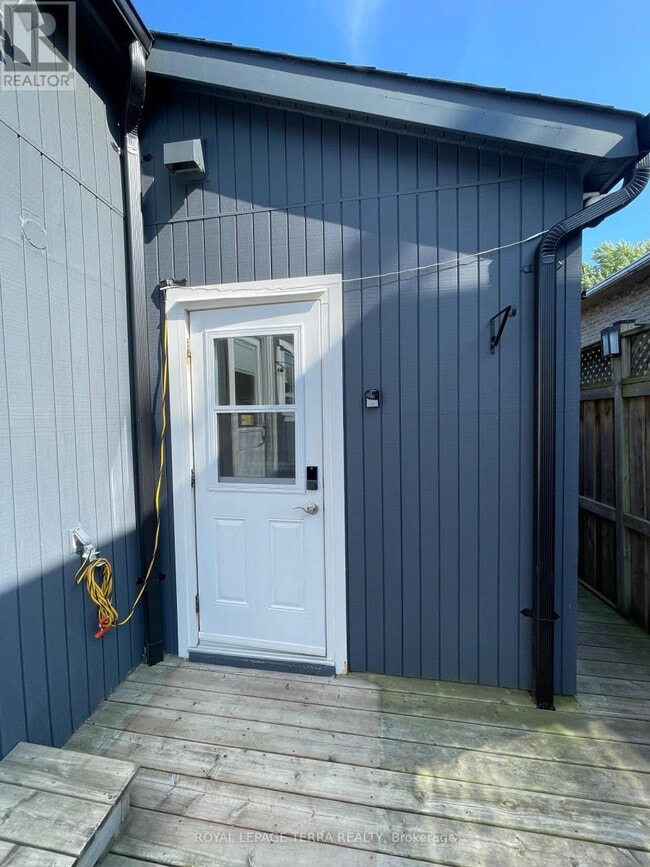 Photo - 32 Slater Crescent