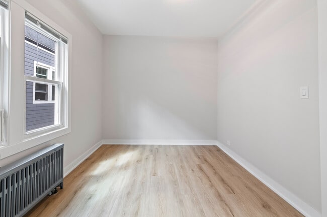 Photo - 5002 W Gunnison St Unit 2