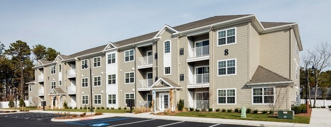 Laurel Oaks Apartments