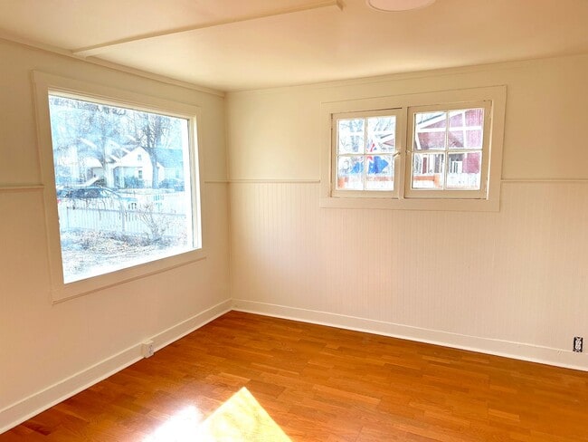 Photo - 1-Bedroom Cottage on Bench