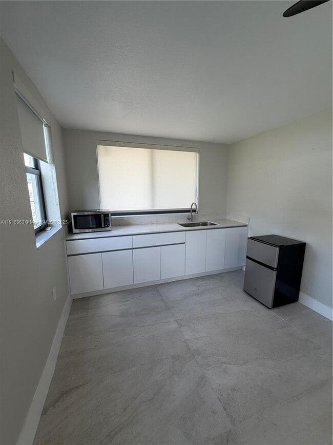 Photo - 7330 SW 11th St Unidad efficiency