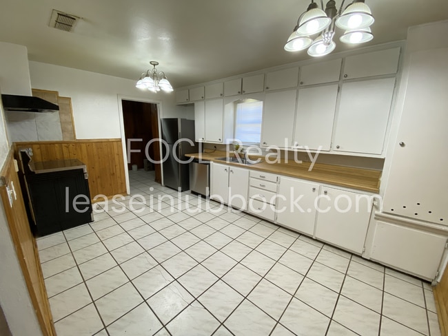 Photo - 3 bedroom, 1 bath in Medical District