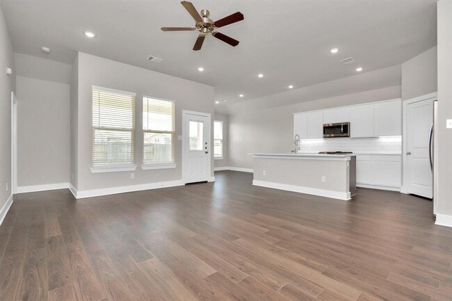 Building Photo - 10642 Cascade Crk Dr Rental