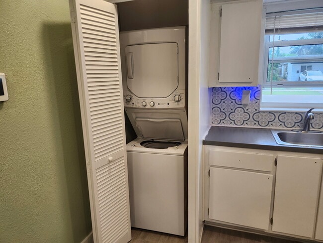 Photo - 5940 NW 13th St