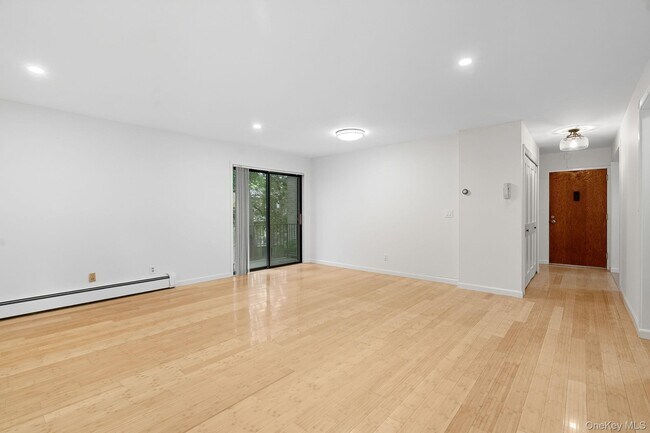 Photo - 500 Central Park Ave Unidad 221