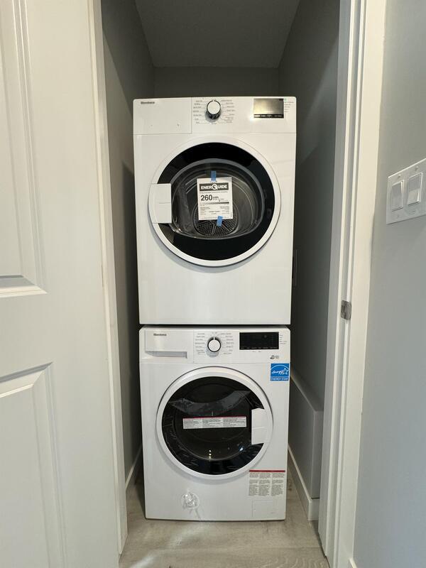 Photo - 4305-4338 38 St