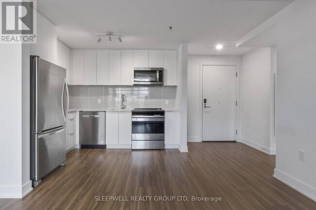 Photo - 1360 Carling Ave