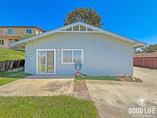 Photo - Beautiful 3BD/2BA House in Encanto W/ A/C, W/D, 2-Car Garage, Large Front & Backyard!