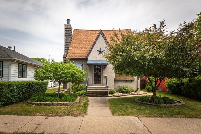 Photo - 2406 Wood St
