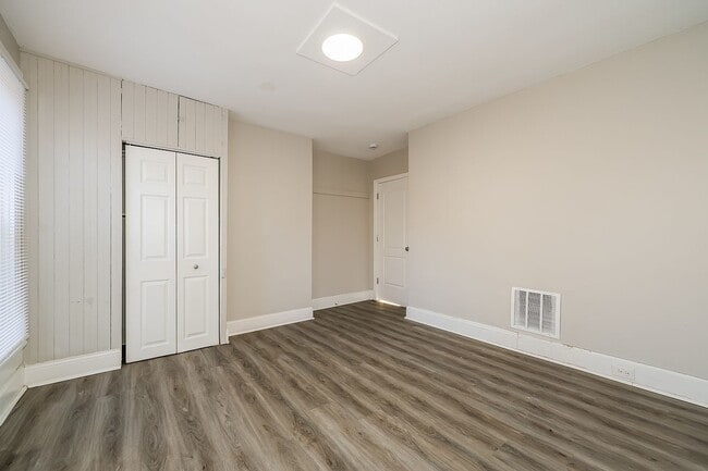 Photo - 4833 Greenwood Terrace