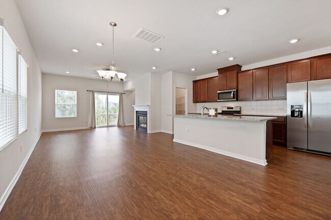 Photo - 4 Bed, 3.5 Ba in W.Cary - Pet Friendly!