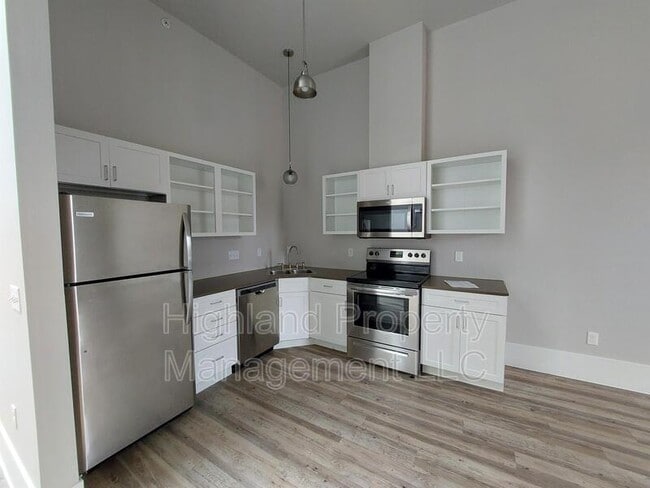 Photo - 260 SE Paradise St Unit #2