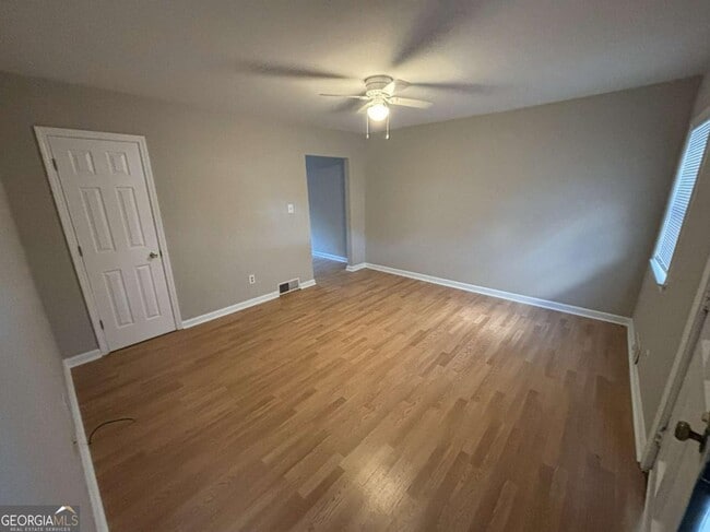 Photo - 625 Simmons St