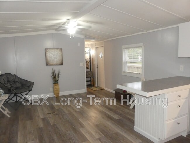 Photo - 135 Edgewater Dr