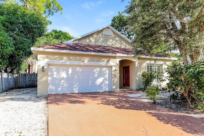 Building Photo - 6296 Lauderdale St