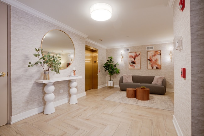 Photo - 1781 Tudor Ln Unidad 308