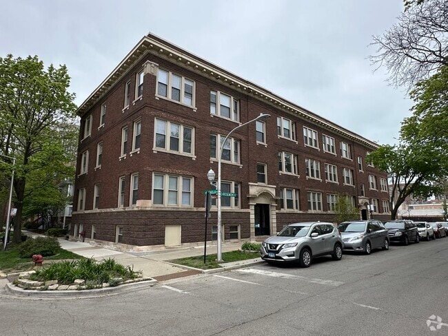 Building Photo - 1224 W Rosemont Ave Rental