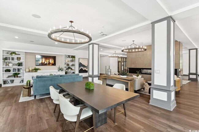 Photo - 147 Laurenco Loop Unit Emerald