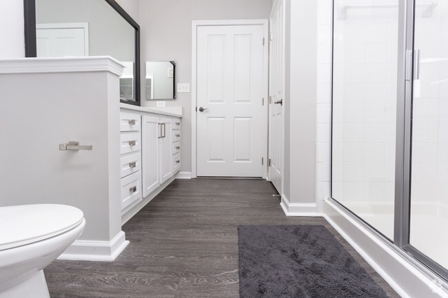 2BR, 2BA - 1399 SF