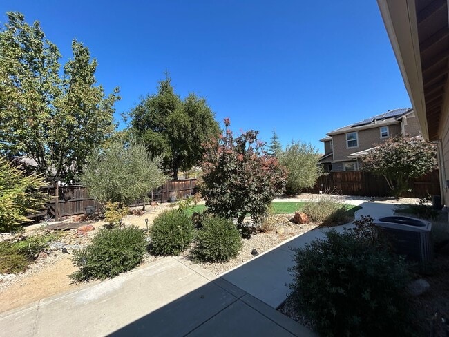 9456 Vintner Cir