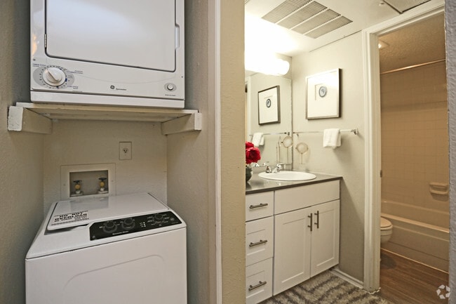 1BR,1BA - 491SF - OXFORD - IN UNIT LAUNDRY