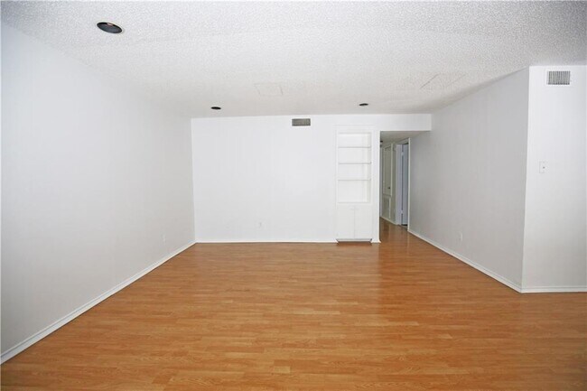 Photo - 2401 Leon St Unit 108