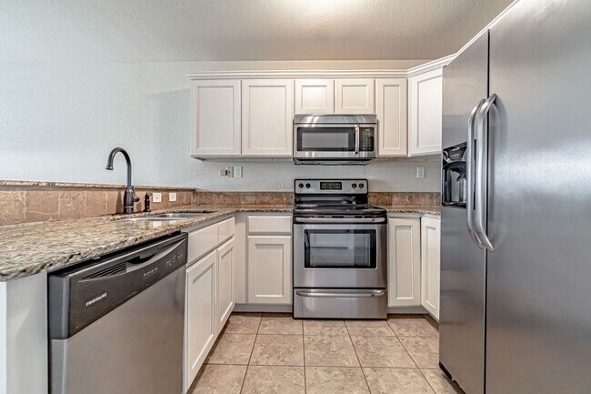 926 Kensington Dr