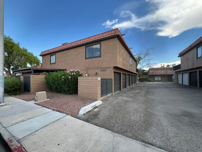 Photo - Green and Lush community, centrally located