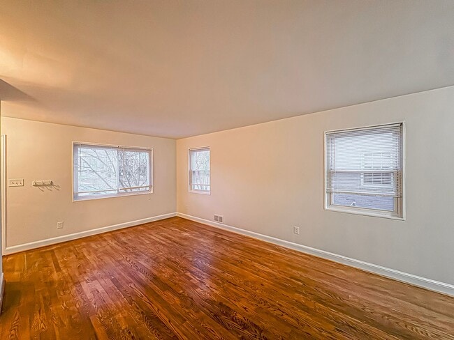 Photo - Beautiful 3 Bed 1 Bath End Row Brick Townhouse With Fenced In Yard In River Terrace