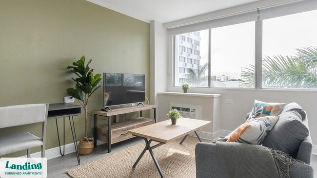 Photo - 305 Dr. M.L.K. Jr St S Unit 321.1403602