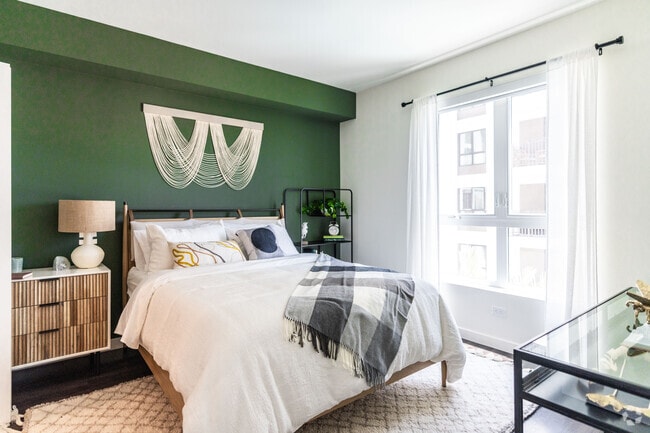 2BR,2BA - 1,180 SF