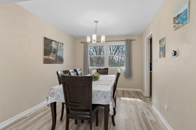 Photo - 407 Greenfield Rd