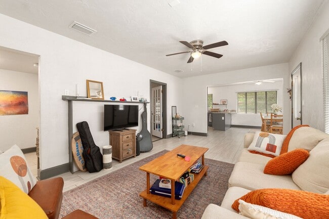 Photo - 5 NW 26th St