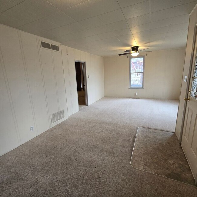 Photo - 617 W Main St