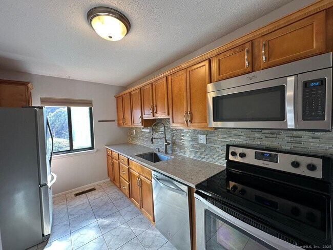 Photo - 56 Webster Ct