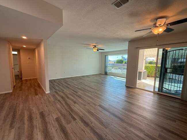 Photo - 10936 W Roundelay Cir