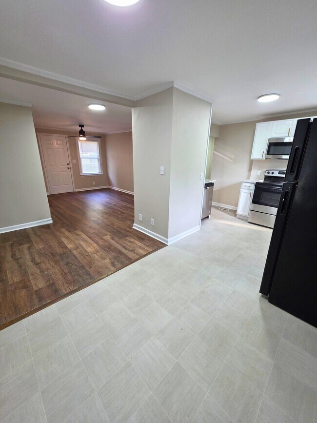 Photo - 104 Archdale Dr