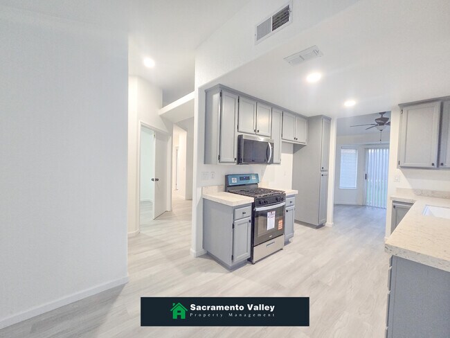 Photo - 6916 Shady Woods Way