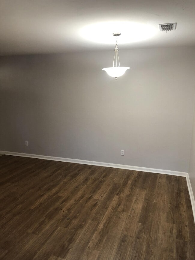 Photo - 1095 Rockbrook Ct