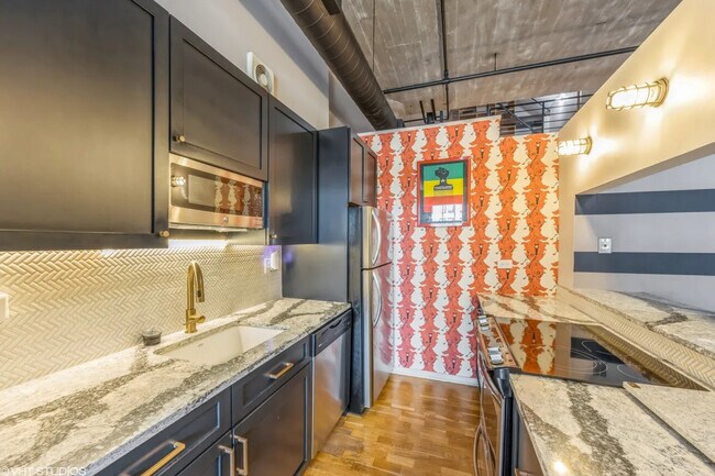 Photo - 621 S Plymouth Ct