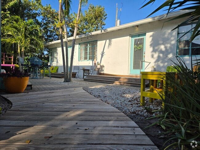 Building Photo - 410 N Federal Hwy Unit 2 Rental