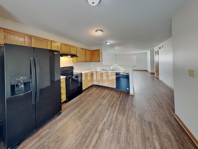 Photo - 686 Hannah Pl