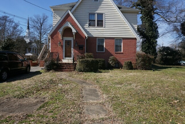Building Photo - 1022 W 48th St Rental